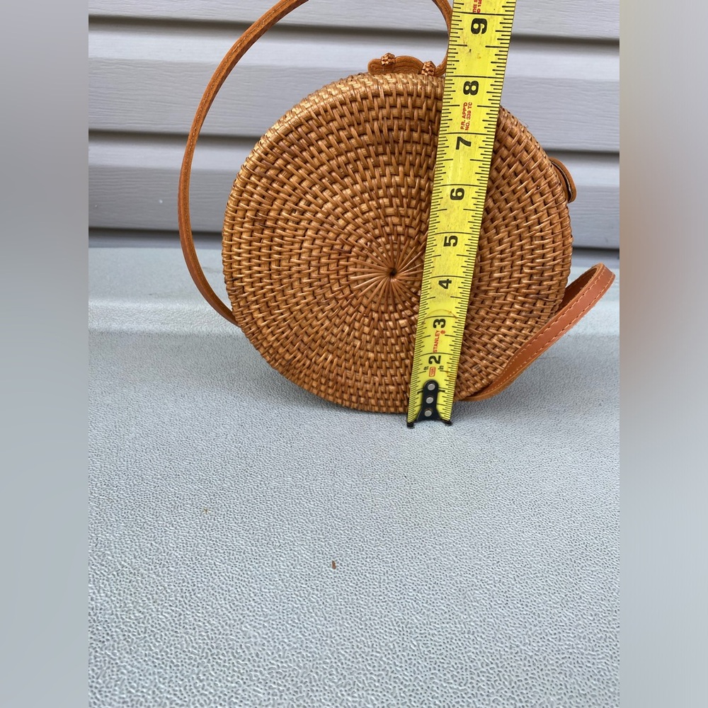 Handwoven Round Rattan Sling/Shoulder Bag - Picture 2 of 11